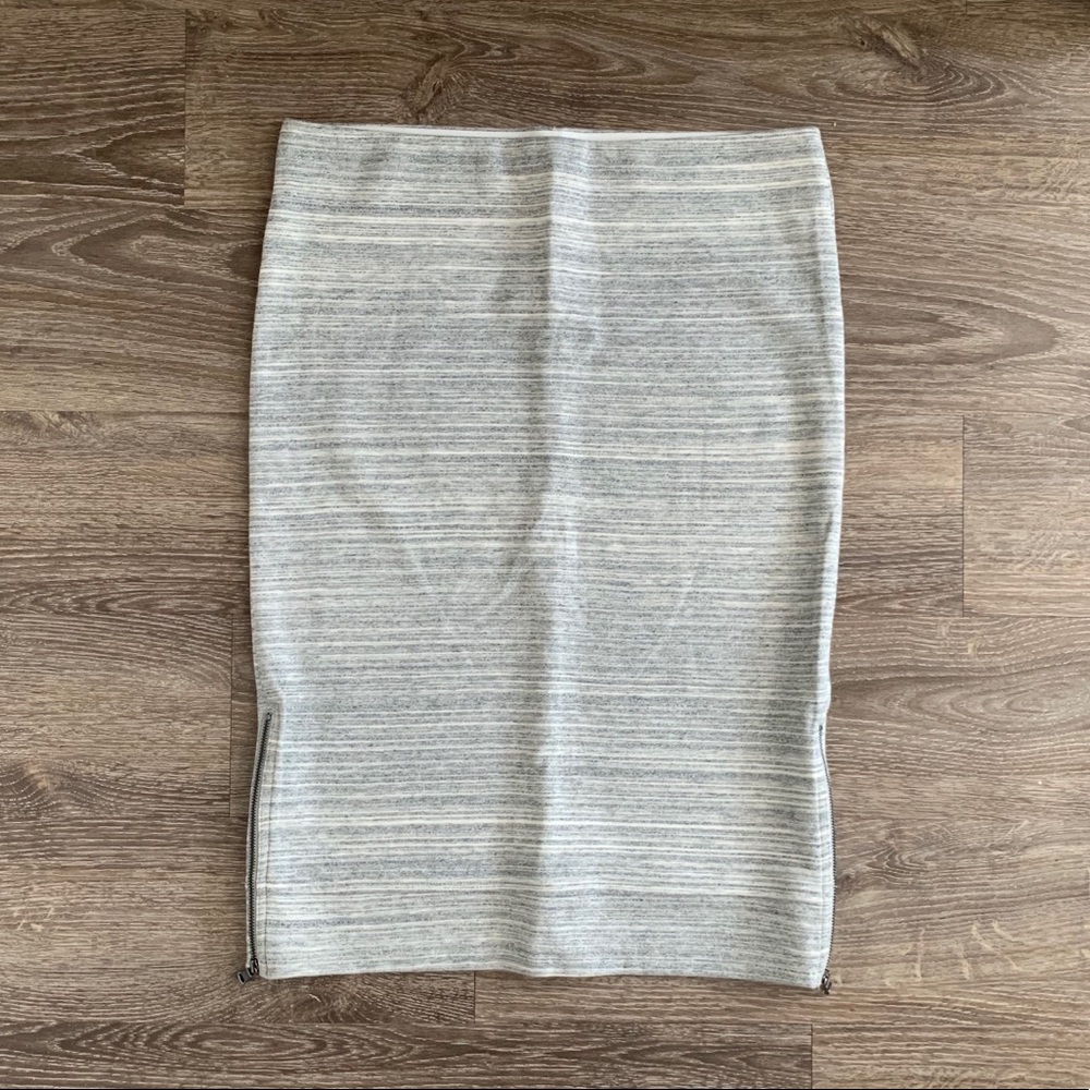 LOFT Heathered Grey Stretchy Skirt